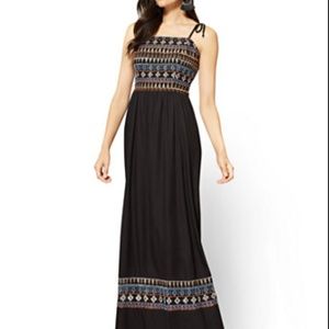 EMBROIDERED MAXI DRESS - BLACK